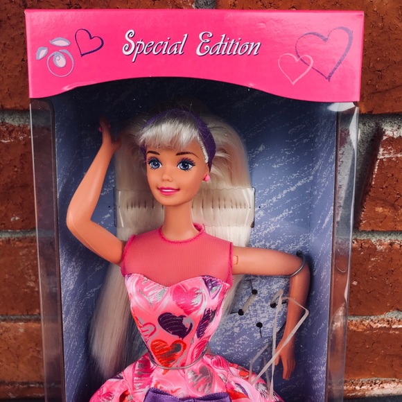 1997 Valentine Barbie doll - Picture 3 of 8